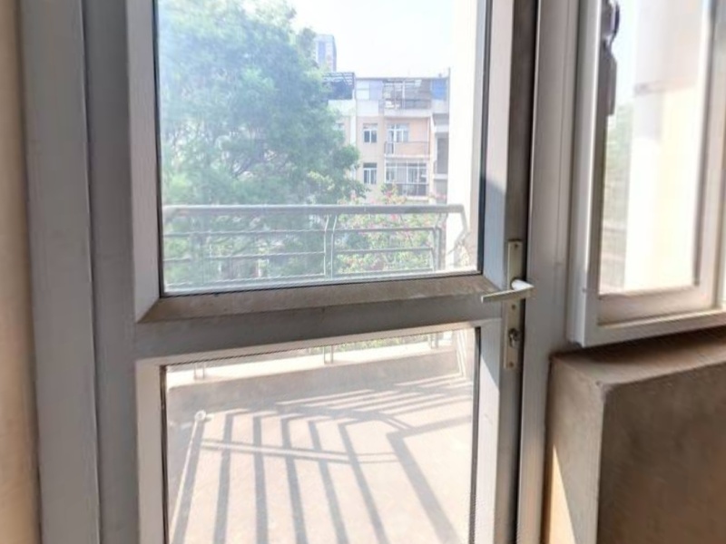 5室3廳3陽(yáng)臺(tái) 寧康園別墅陽(yáng)臺(tái)