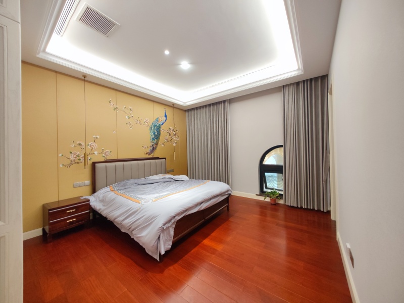 10室3廳3陽臺 春城首府別墅臥室