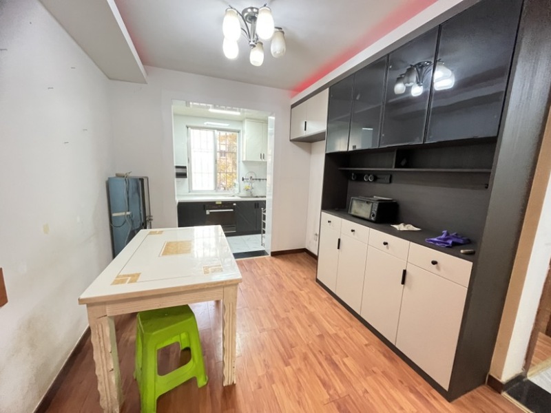 4室2廳2陽臺 時代年華錦華苑餐廳