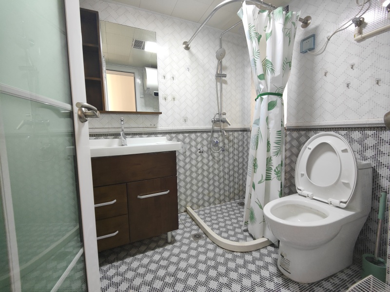 3室2廳1陽(yáng)臺(tái) 候谷花園衛(wèi)生間