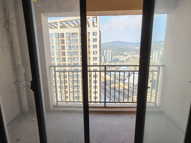 2室2廳 海畔灣云駿苑陽臺