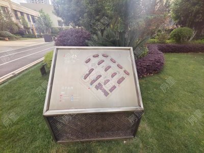 3室2廳1陽(yáng)臺(tái) 紅星天鉑