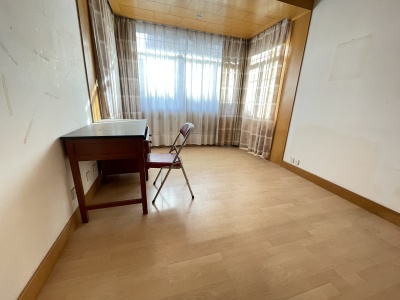 3室2廳1陽(yáng)臺(tái) 社保局宿舍