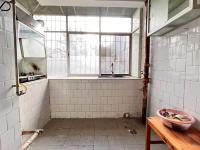 3室2廳1陽臺 船房小區(qū)廚房