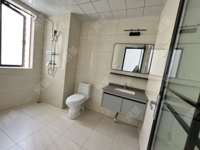 3室2廳1陽臺(tái) 紅星天鉑