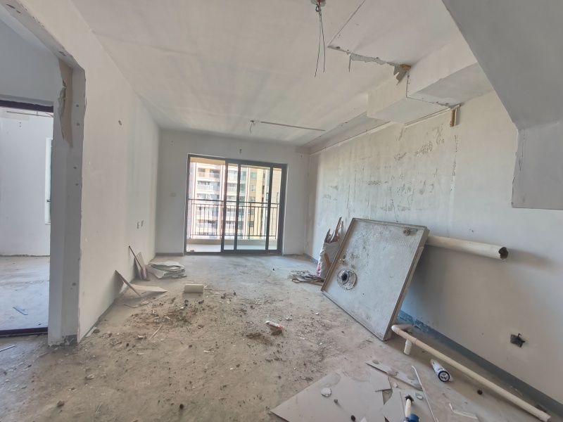 4室2廳2陽臺(tái) 藍(lán)光水岸公園客廳