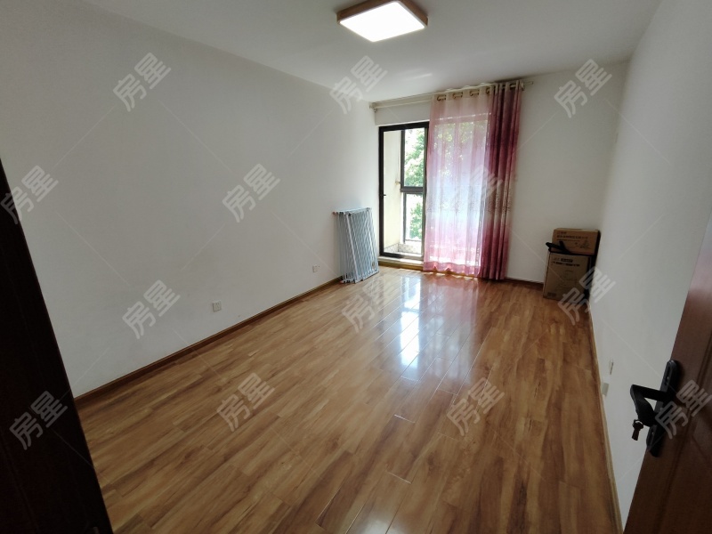 3室2廳1陽臺 溪麓南郡臥室