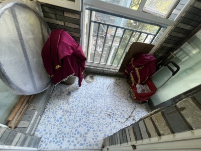 3室2廳1陽臺 世紀(jì)城嵐春苑陽臺