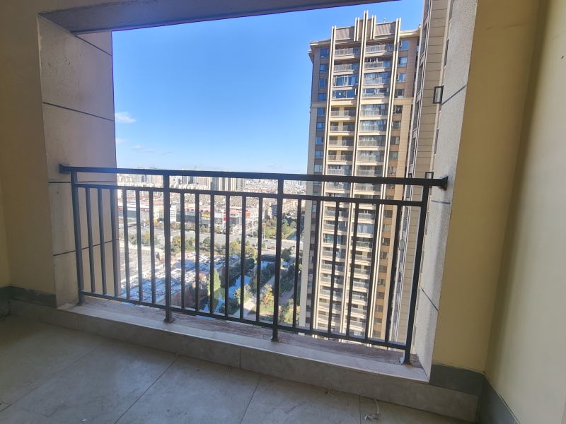 4室2廳2陽臺(tái) 藍(lán)光水岸公園陽臺(tái)