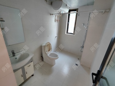 3室2廳1陽臺 溪麓南郡衛(wèi)生間