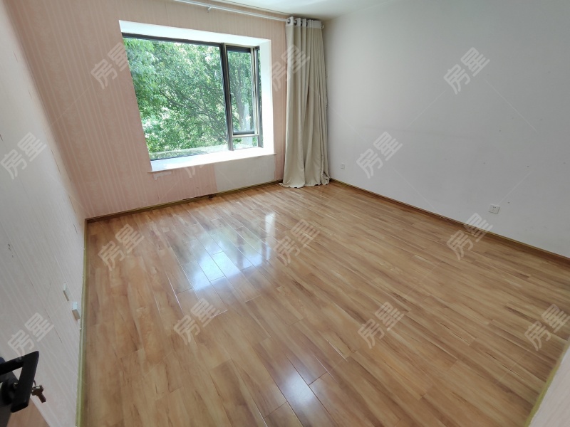 3室2廳1陽臺 溪麓南郡臥室