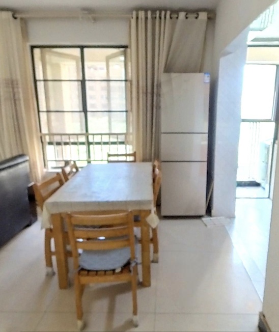 3室2廳2陽臺(tái) 盛高大城二期餐廳