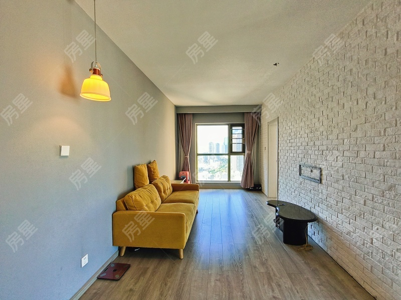 2室2廳1陽臺(tái) 候谷花園客廳