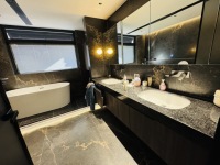 4室2廳2陽臺 華夏四季三期衛(wèi)生間