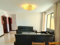 3室2廳2陽臺(tái) 盛高大城二期客廳