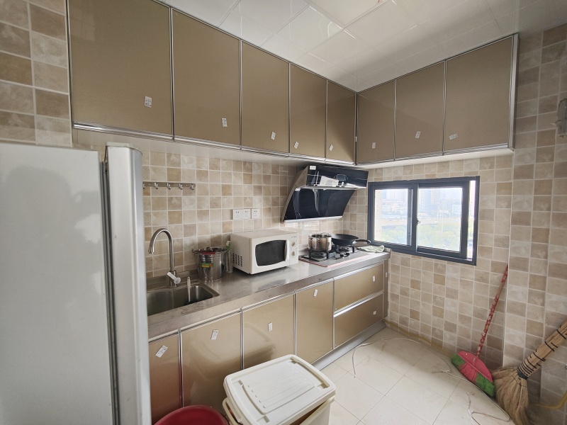 3室2廳1陽(yáng)臺(tái) 白龍新區(qū)廚房