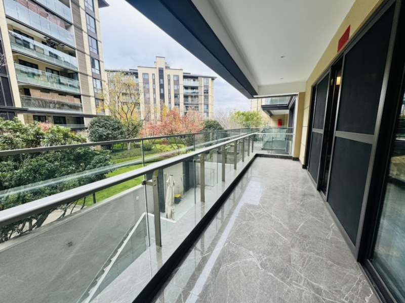 4室2廳2陽(yáng)臺(tái) 華夏四季二期陽(yáng)臺(tái)