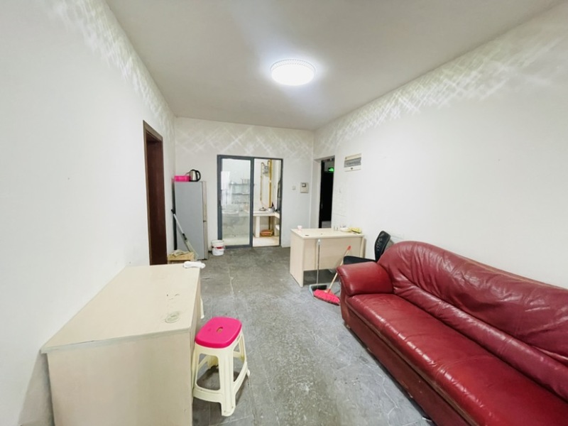 3室2廳1陽臺(tái) 金曇花園客廳