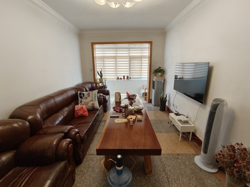 3室2廳2陽(yáng)臺(tái) 農(nóng)墾物流宿舍客廳