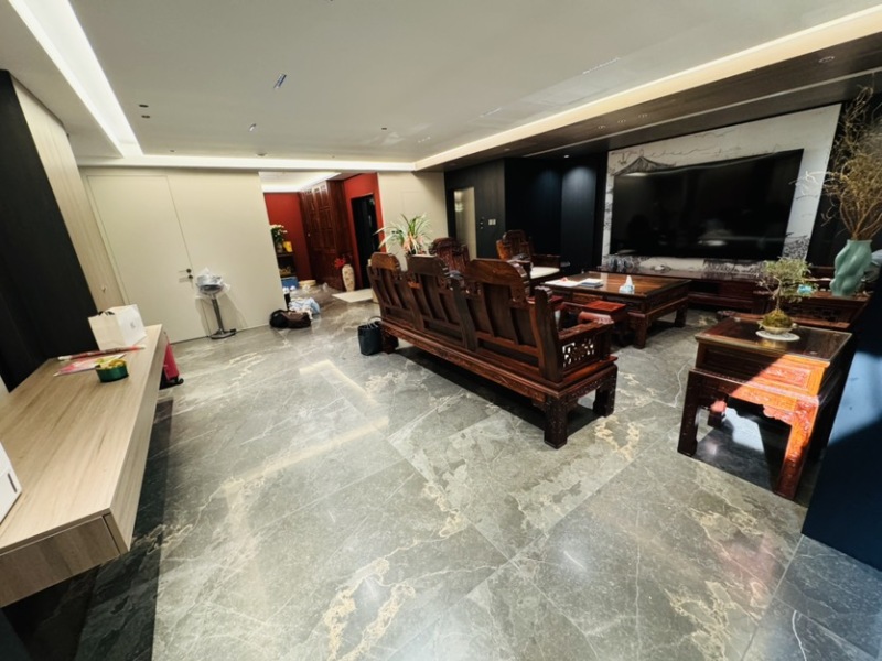 4室2廳2陽臺 華夏四季三期客廳