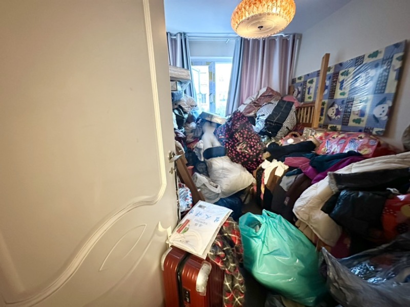 6室3廳2陽臺 金色維也納花園別墅臥室