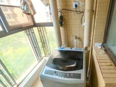 3室2廳2陽臺(tái) 盛高大城二期陽臺(tái)