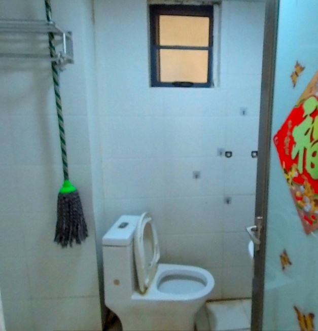 3室2廳2陽臺(tái) 盛高大城二期衛(wèi)生間