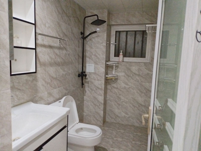 3室2廳2陽(yáng)臺(tái) 藍(lán)光水岸公園衛(wèi)生間