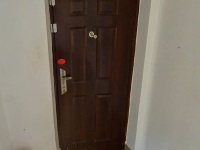 3室2廳2陽臺(tái) 盛高大城二期門廳