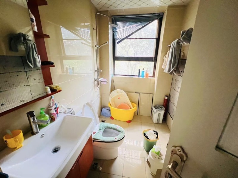 6室2廳 俊發(fā)盛唐城星河郡（一期）衛(wèi)生間