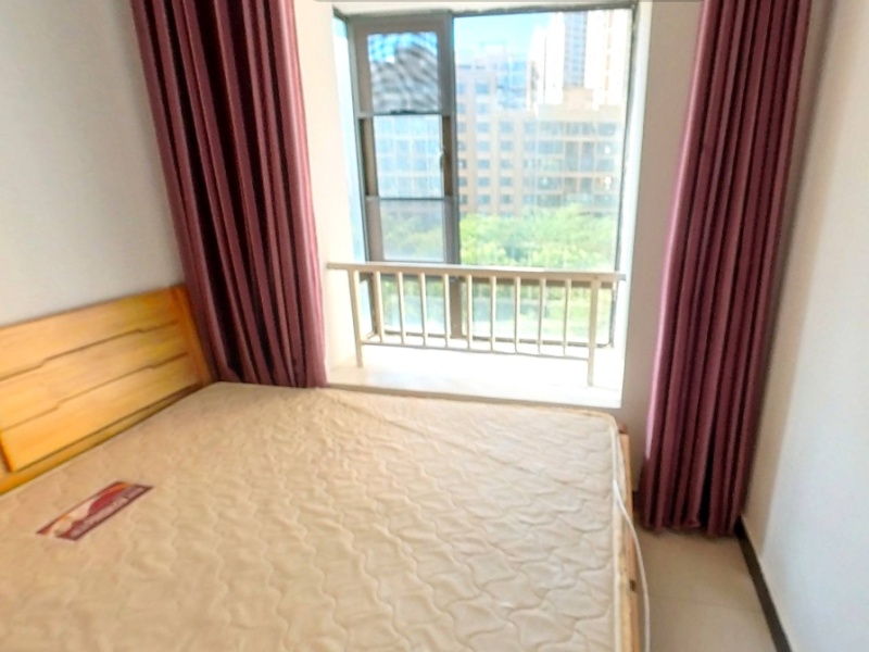 3室2廳2陽臺(tái) 盛高大城二期臥室