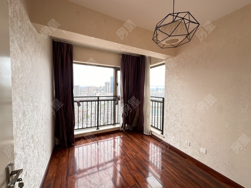 3室2廳 候谷花園臥室