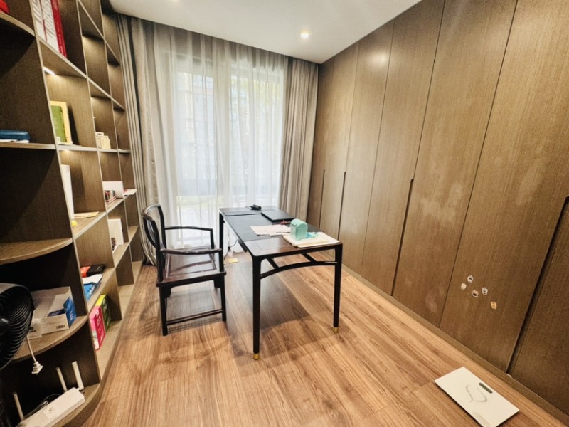 4室2廳2陽(yáng)臺(tái) 華夏四季二期書(shū)房