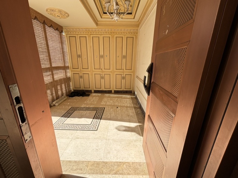 5室2廳3陽臺 金江小區(qū)熙苑別墅門廳