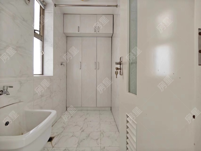 3室2廳 候谷花園衛(wèi)生間