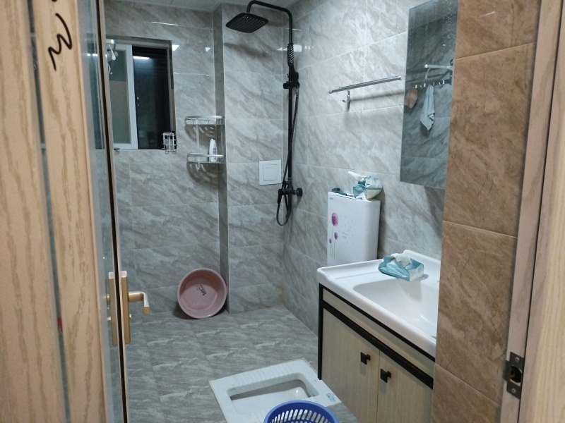 3室2廳2陽(yáng)臺(tái) 藍(lán)光水岸公園衛(wèi)生間