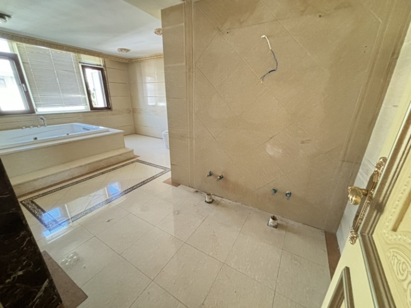 5室2廳3陽臺 金江小區(qū)熙苑別墅衛(wèi)生間