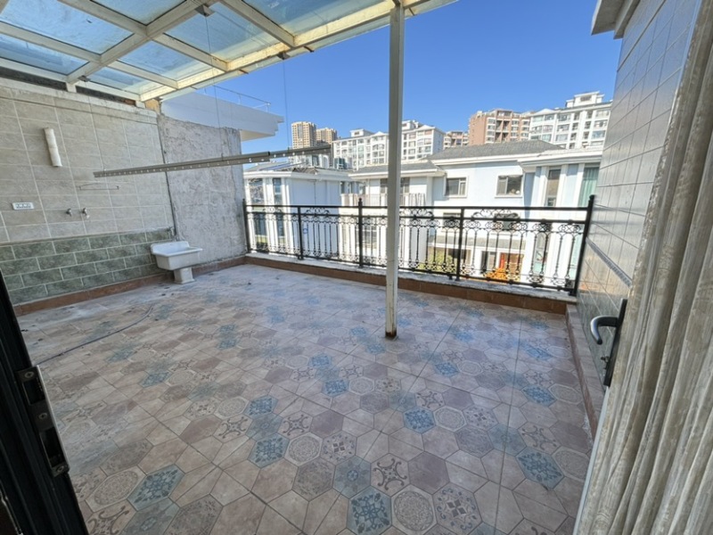 5室2廳3陽臺 金江小區(qū)熙苑別墅陽臺