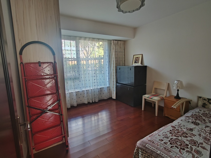 3室2廳2陽臺 世博生態(tài)城云嶺鄰里臥室