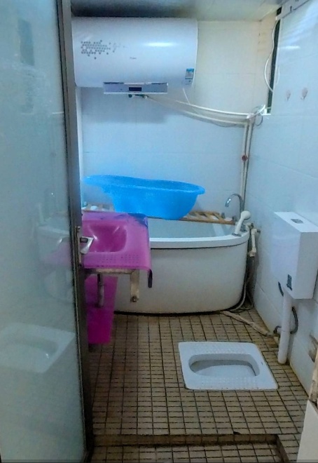 3室2廳2陽臺(tái) 盛高大城二期衛(wèi)生間