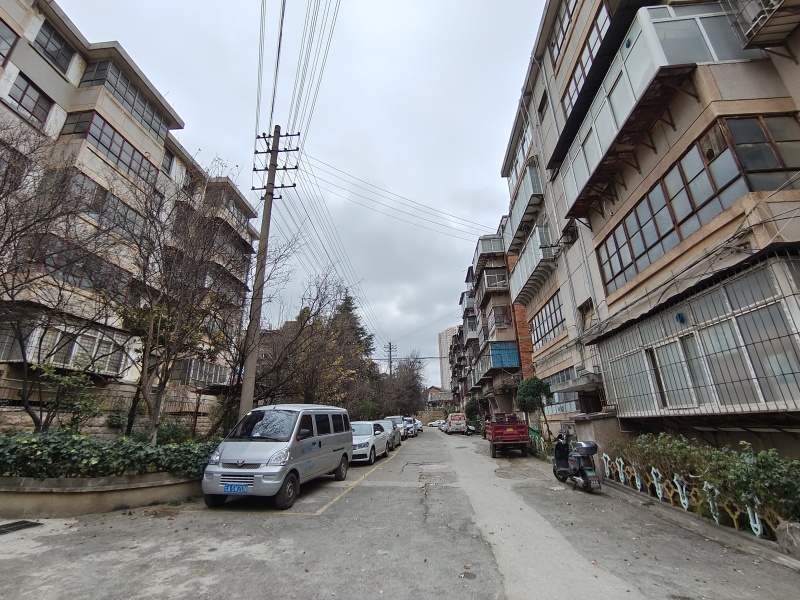 3室2廳2陽(yáng)臺(tái) 農(nóng)墾物流宿舍自家花園