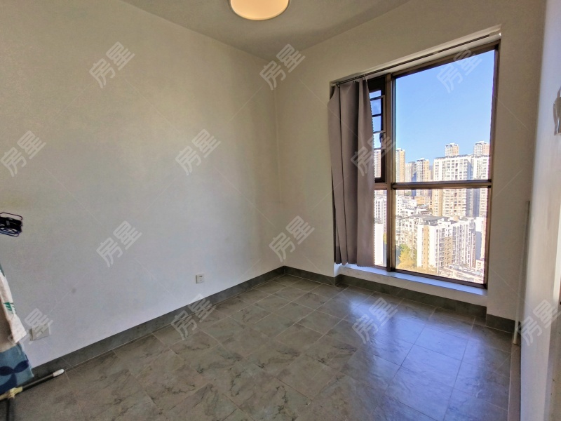 2室2廳1陽臺(tái) 候谷花園臥室