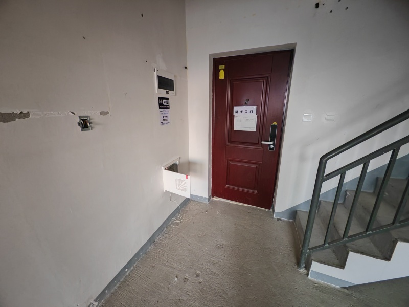 4室2廳4陽臺 藍光水岸公園門廳