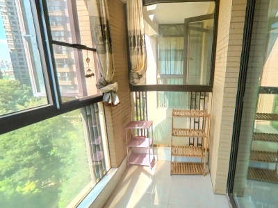 3室2廳2陽臺(tái) 盛高大城二期陽臺(tái)