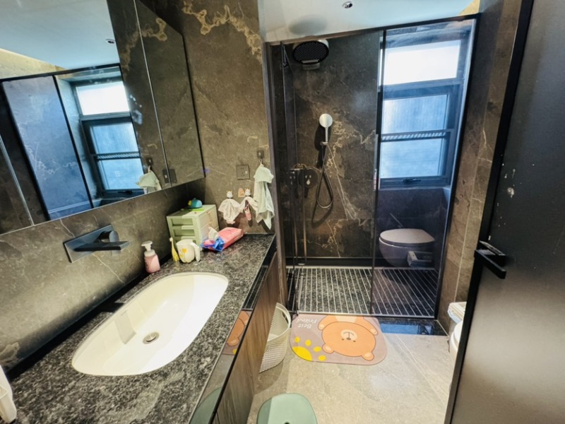 4室2廳2陽臺 華夏四季三期衛(wèi)生間