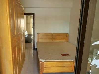 3室2廳2陽臺(tái) 盛高大城二期臥室