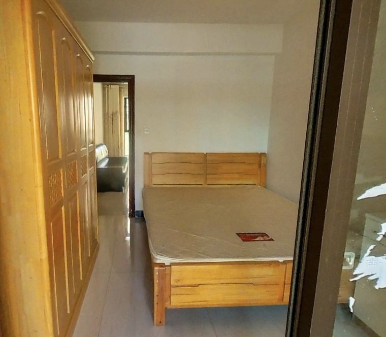 3室2廳2陽臺(tái) 盛高大城二期臥室