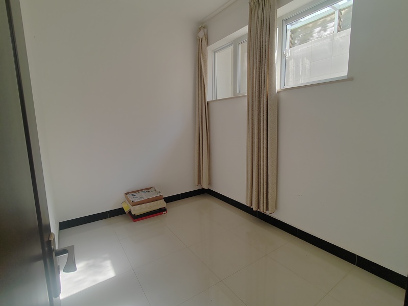 3室2廳2陽臺 世博生態(tài)城云嶺鄰里臥室