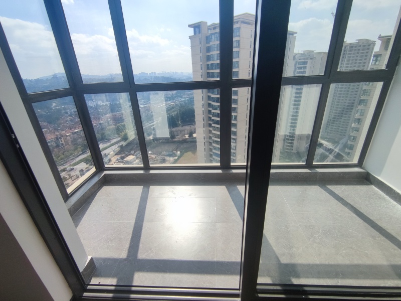 4室2廳 華夏金地世博一號(hào)陽臺(tái)