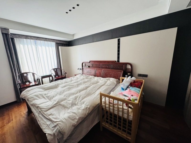 4室2廳2陽臺 華夏四季三期臥室